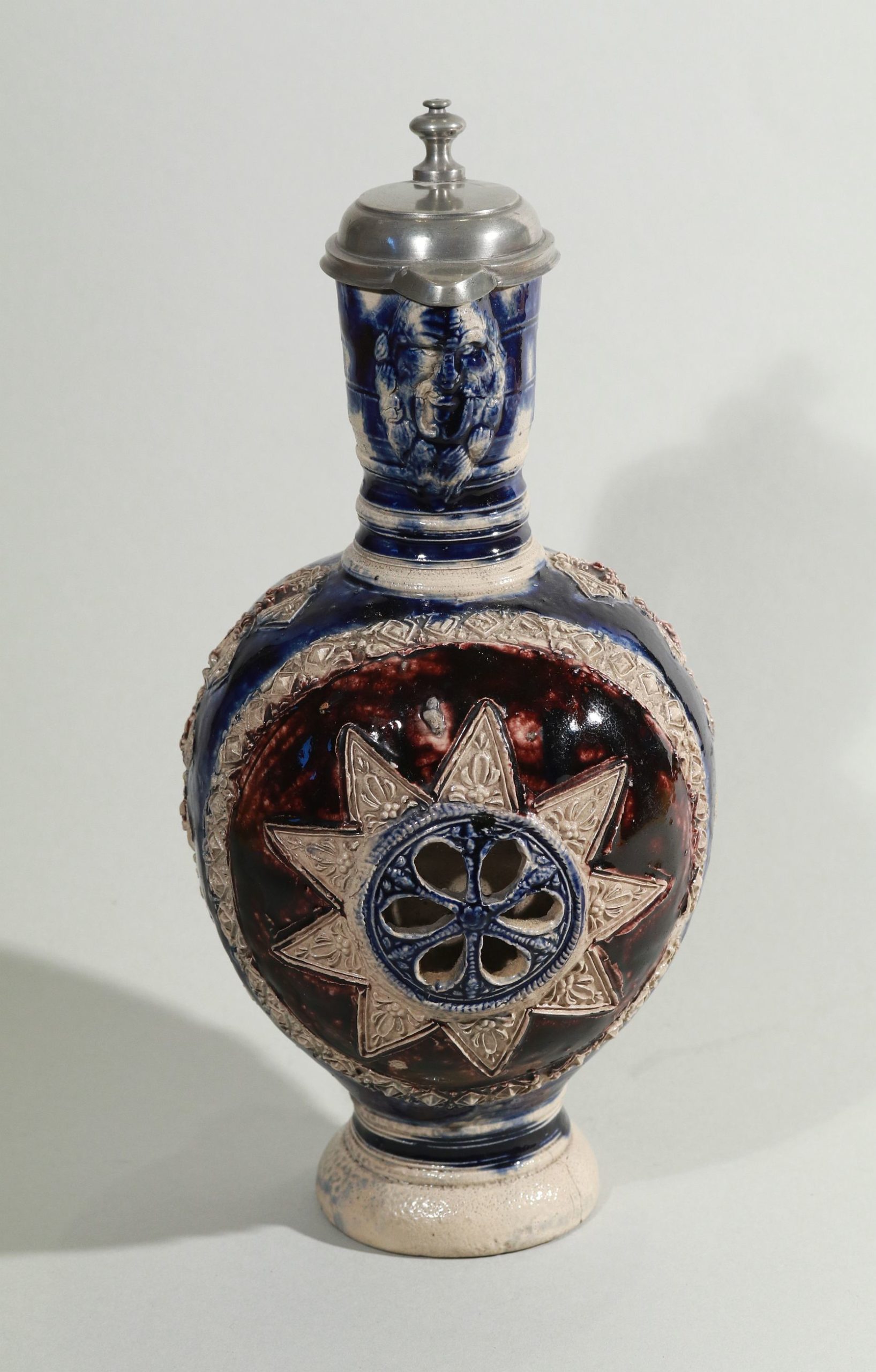 17th century-westerwald--sternkanne-um-1650 - blue and manganese salt glazed stoneware - jug